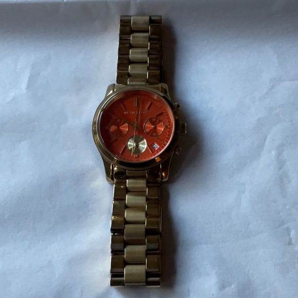 🟠 HOST PICK 🟠 MICHAEL KORS ORANGE AND GOLD WATCH 🟠 - Picture 6 of 16